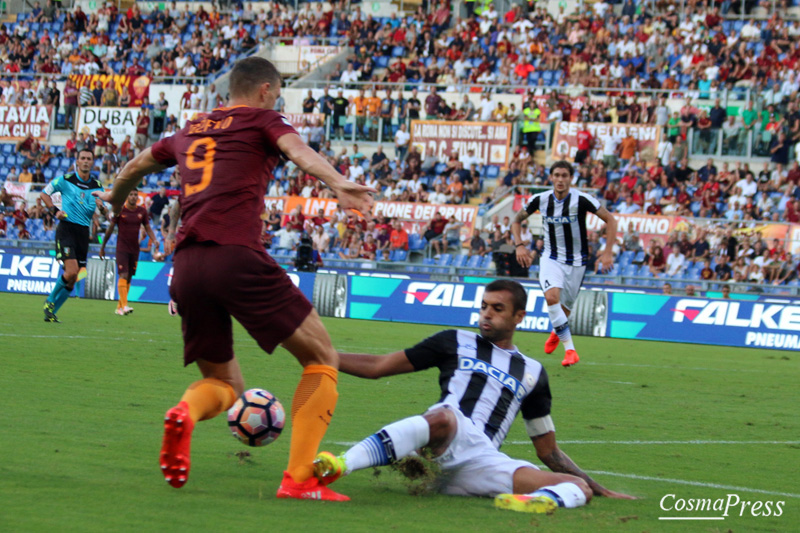 La Roma batte l' Udinese 4-0 con due rigori di Perotti, poi reti di Dzeko e Salah [Foto Cosimo Martemucci]