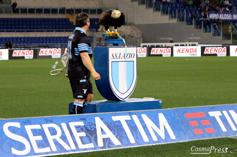 Lazio - Klose day - Miro saluta con goal su rigore in un Olimpico pieno ad applaudirlo. [foto C. Martemucci]