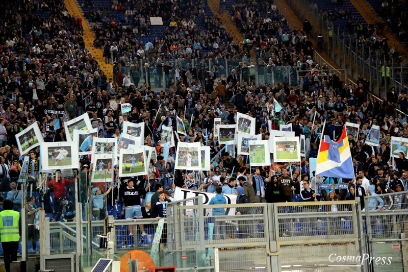 Lazio - Klose day - Miro saluta con goal su rigore in un Olimpico pieno ad applaudirlo. [foto C. Martemucci]